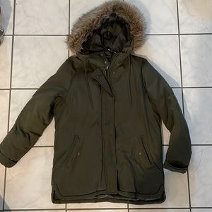 Ladies Md.COAT w/hood From Old Navy. Worn a few times. Excellent  condition !!!